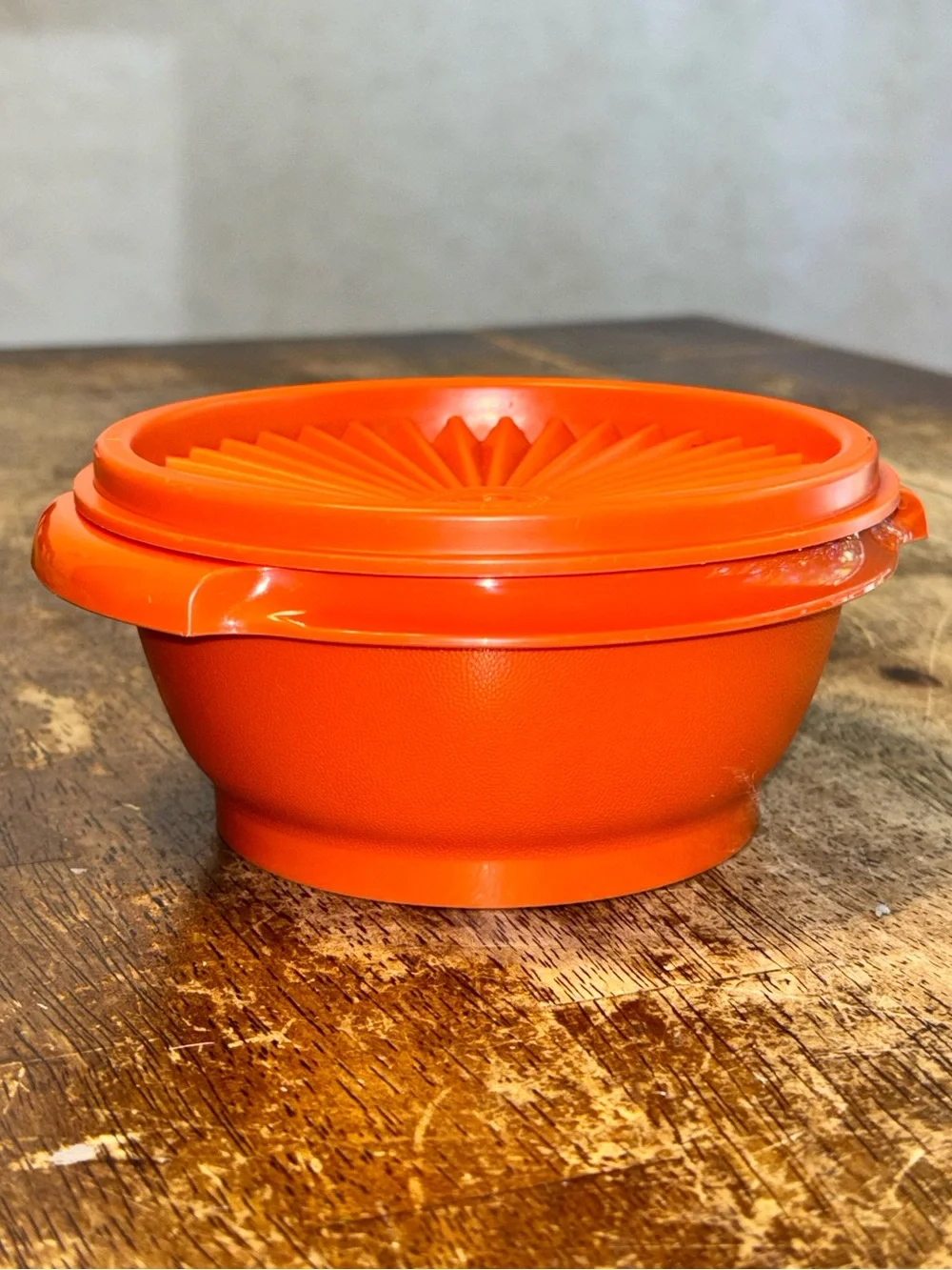 Vintage Tupperware 1323-17 Orange Soup Bowl w/ Burp Seal Lid Made in USA
